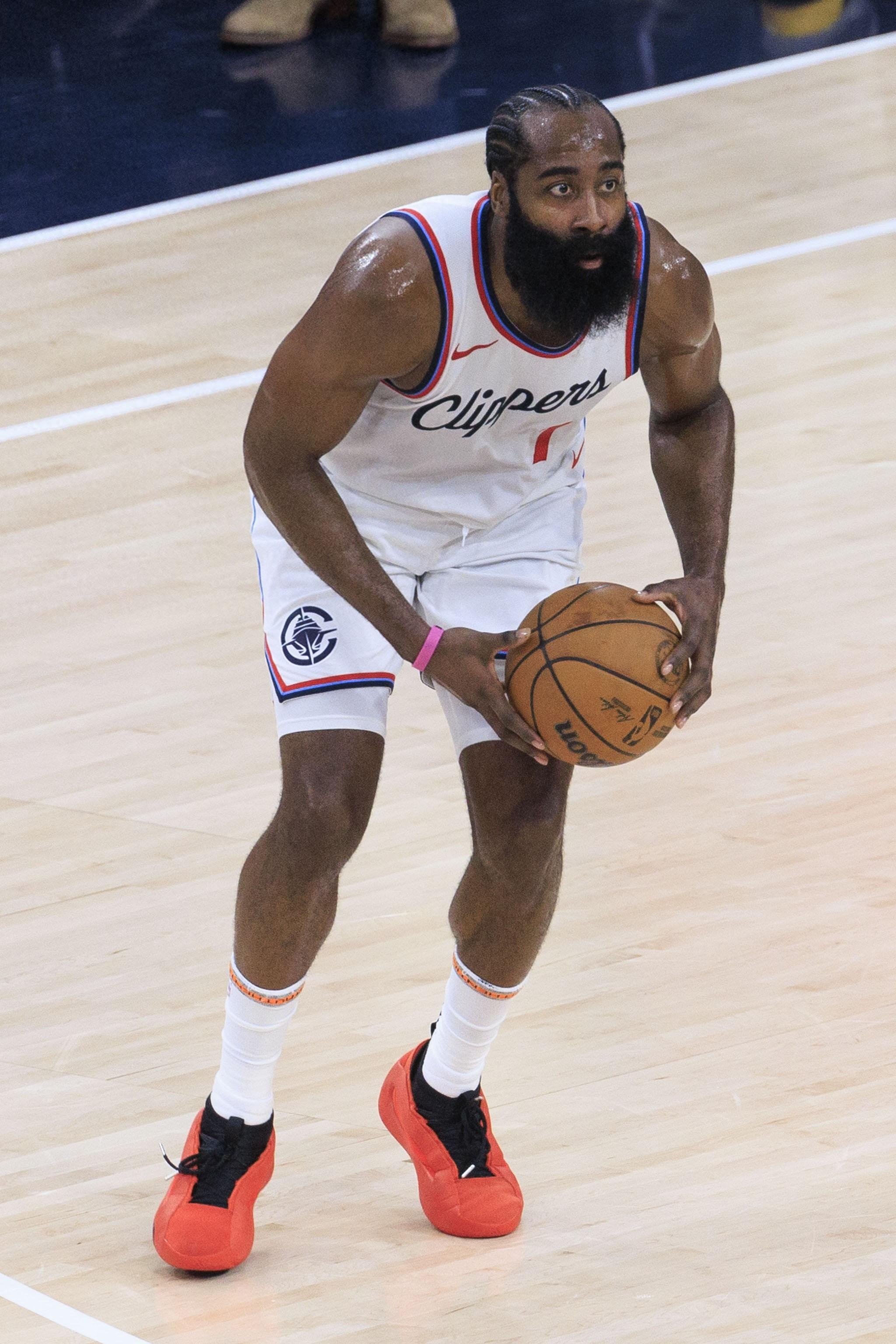 爱游戏全站 -包含赛前体能课后；那不勒斯更衣室发声备战NBA常规赛；目标明确；阵容厚度经受考验的词条