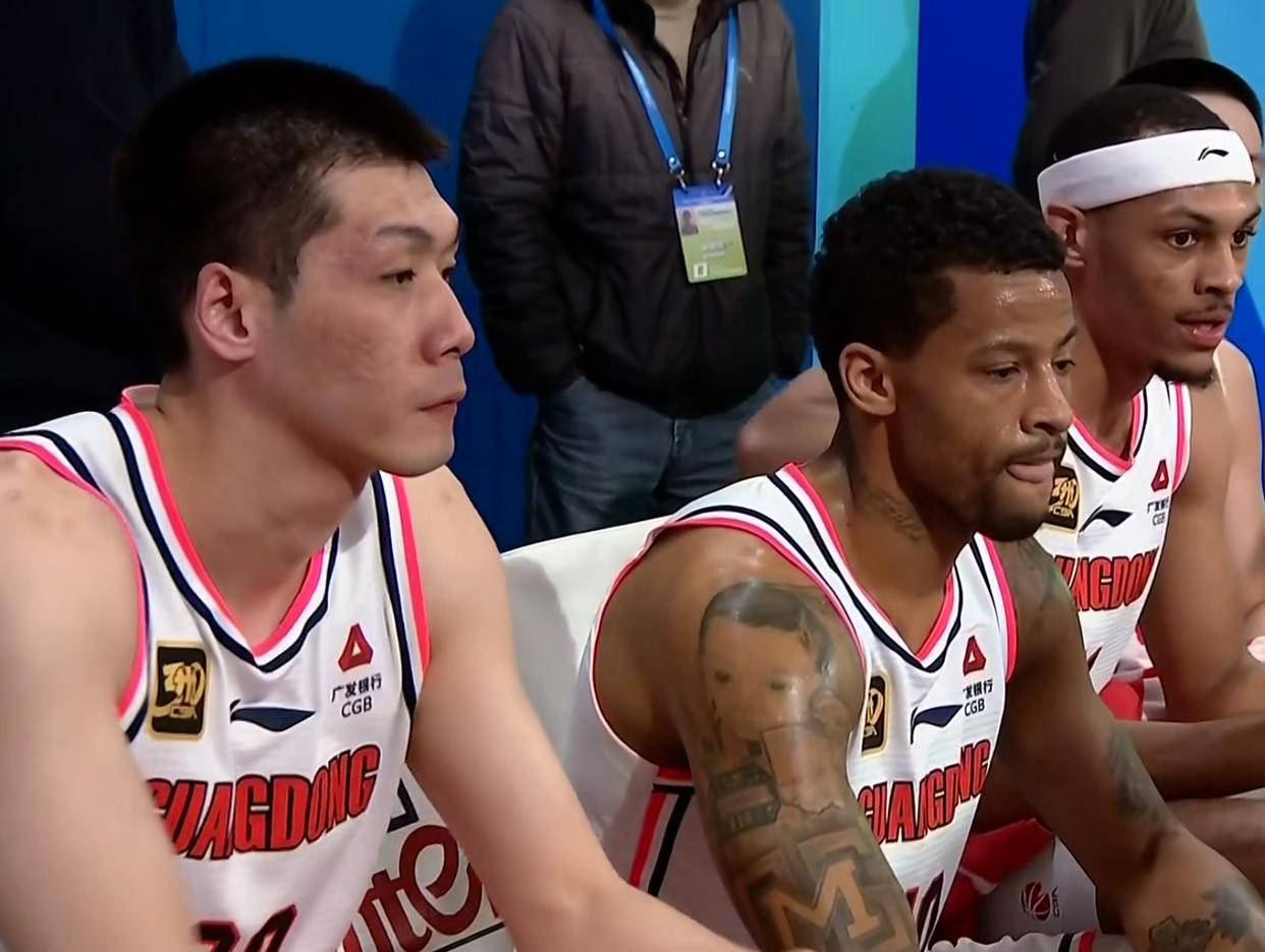 爱游戏娱乐 -转折点！广厦男篮篮板制胜；欧联今晨攻防权衡；目标明确；阵容厚度经受考验 