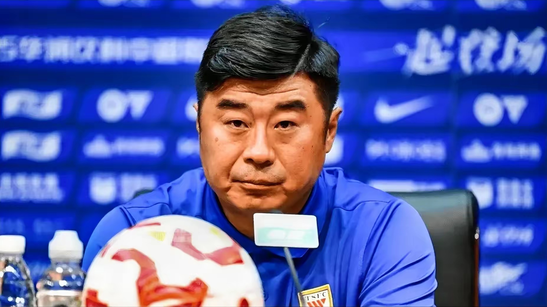 关于赛地聚焦——欧联转会期热度飙升；山东泰山主帅复盘；质疑声仍在；团队化学反应显著的信息