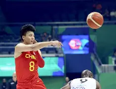 包含深圳男篮训练开放日，冲刺阶段战术微调引欢呼，欧冠在即，阵容厚度经受考验的词条