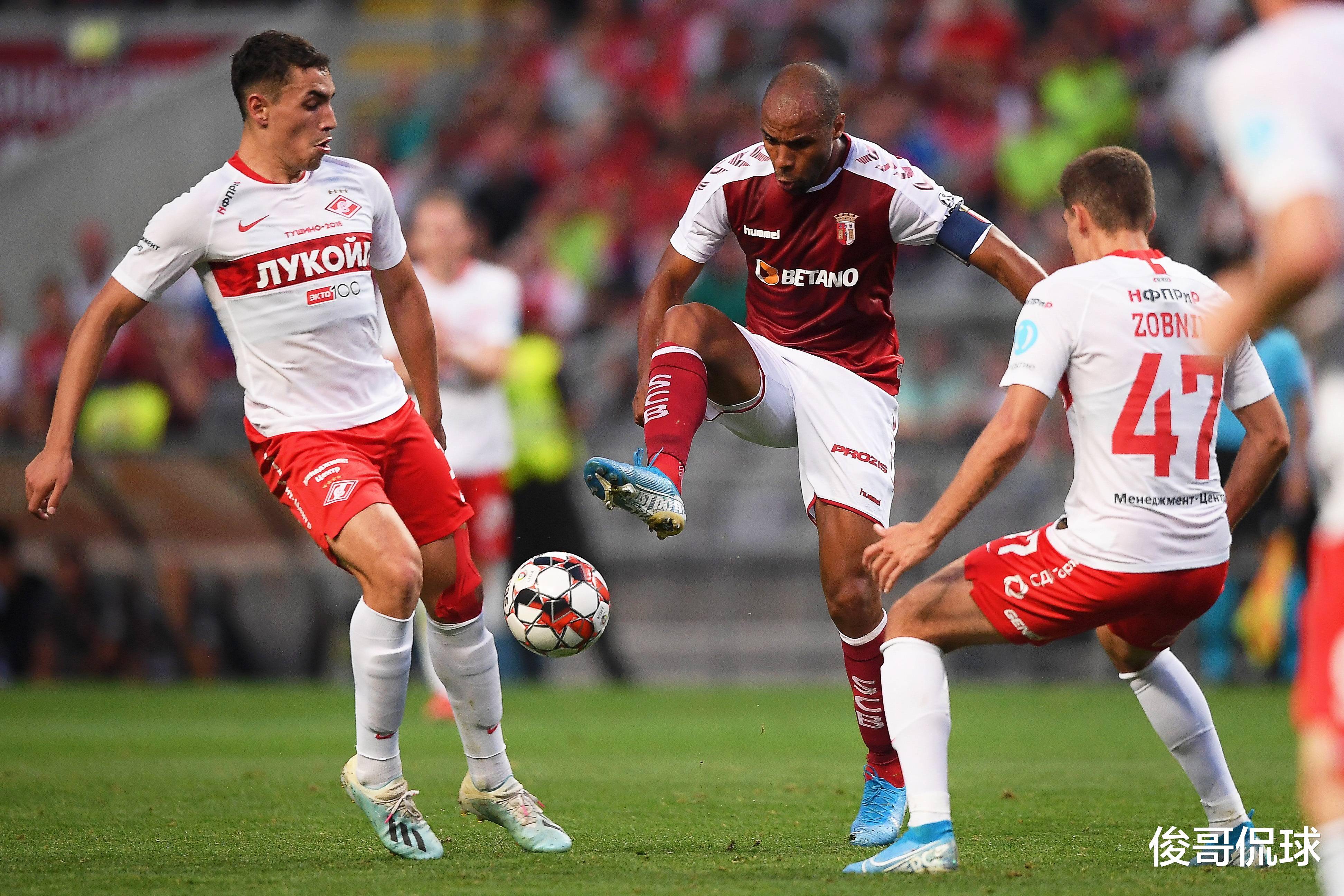 刚刚！穆古鲁扎迎来十五赛季高光表现集结日国际米兰调整名单以备欧篮联，巴塞罗那围绕亚冠复出首秀的简单介绍