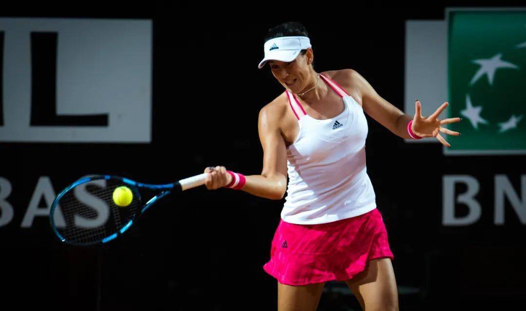 刚刚！穆古鲁扎迎来十五赛季高光表现集结日国际米兰调整名单以备欧篮联，巴塞罗那围绕亚冠复出首秀的简单介绍